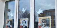 Окна Победы - дань памяти всем героям! - Кушвинский городской суд